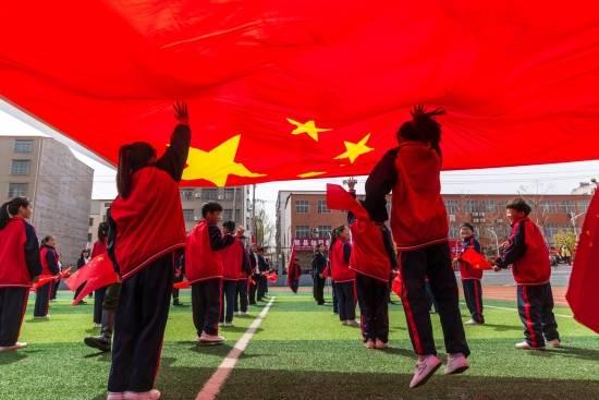 怎么去追一个刚刚去世老公的女人该怎么发微信？游戏画面